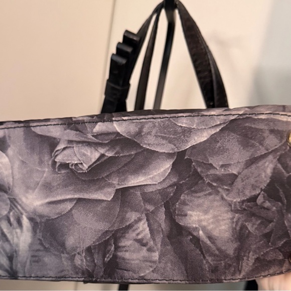 Vintage Valentino Garavani Gray Floral Shoulder Bag - Picture 4 of 11